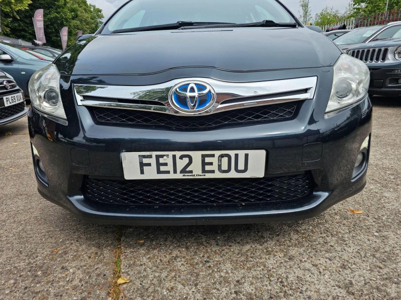 TOYOTA AURIS
