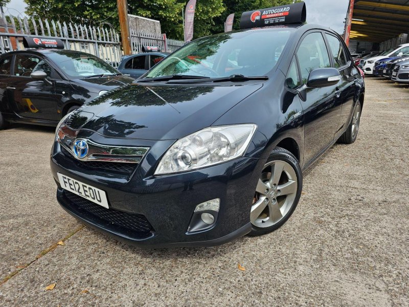 TOYOTA AURIS